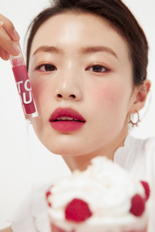 into you 水霧唇釉 產品形象片
