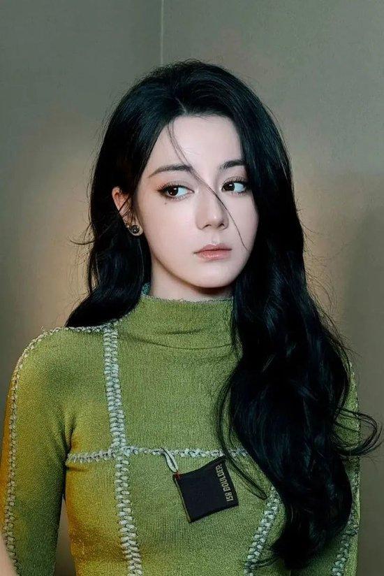 閔塔鯊發了迪麗熱巴新造型 閔塔鯊給九位女明星做的造型,趙麗穎優雅,迪麗熱巴絕了